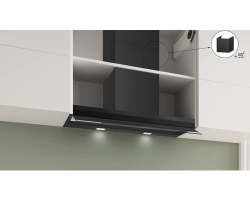 Dunstabzugshaube unter einem Küchenschrank mit Abluftkanal