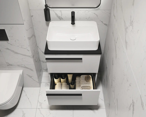 Salle de bains moderne avec meuble sous-lavabo, lavabo, tiroir et robinet