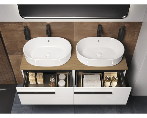 Salle de bains avec double vasque, meuble sous-vasque et deux vasques à poser