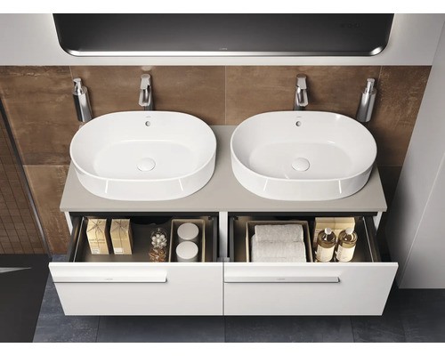 Meuble-lavabo double avec deux vasques et tiroirs ouverts dans une salle de bains moderne