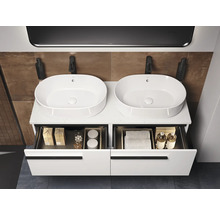 Salle de bains avec double vasque, meuble sous-vasque avec tiroirs et deux vasques à poser