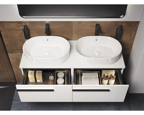 Salle de bains avec double vasque, meuble sous-vasque avec tiroirs et deux vasques à poser