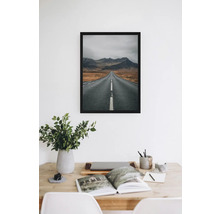 Affiche encadrée d'une route avec des montagnes en arrière-plan