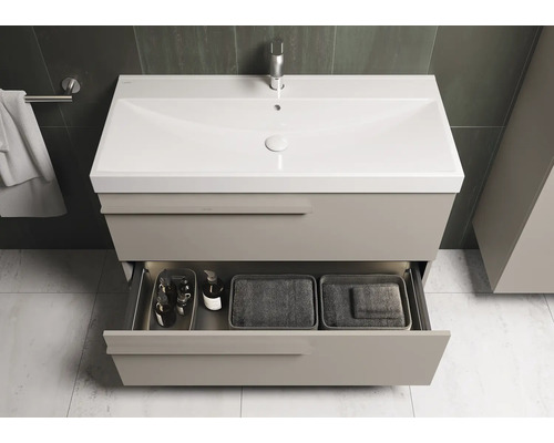 Waschtischunterschrank mit offenem Schubfach im Badezimmer