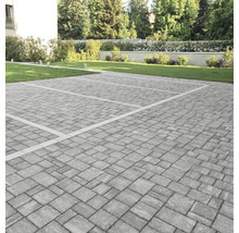 Parking pavé avec pelouses