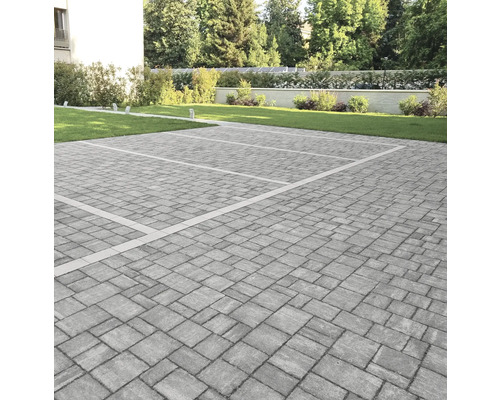 Parking pavé avec pelouses