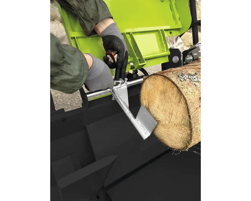 Utilisation d'une fendeuse à bois avec une bûche