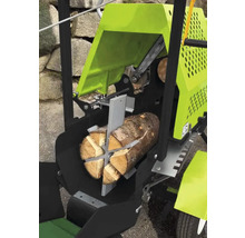 Fendeuse à bois avec bûche en position de fendage