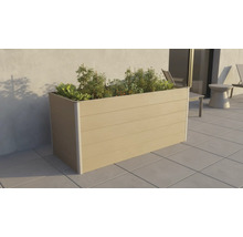 Jardinière rectangulaire en bois avec des plantes sur une terrasse