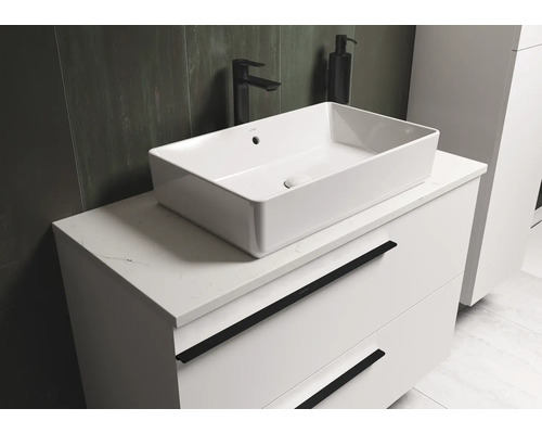 Modernes Badezimmer mit Aufsatzwaschbecken, Armatur und Unterschrank mit Schubladen