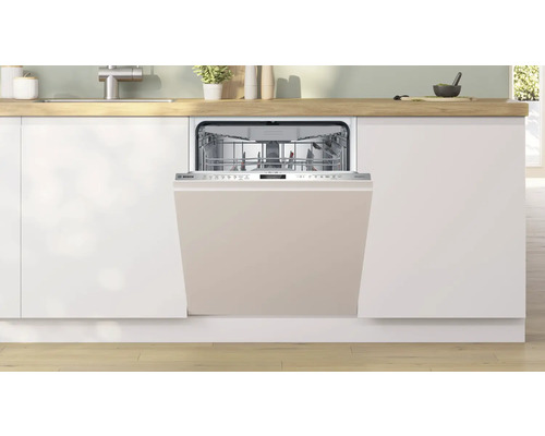 Lave-vaisselle ouvert de Bosch dans une cuisine moderne