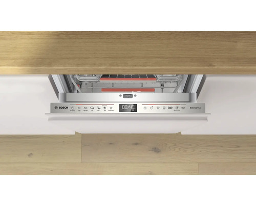 Lave-vaisselle intégré avec panneau de commande et écran