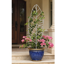 Blumenkasten mit Rankhilfe in Blattform und rosa Blüten