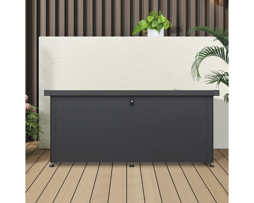 Coffre de jardin pour ranger les articles de jardin sur une terrasse