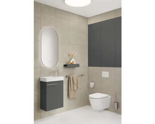 Salle de bains moderne avec meuble-lavabo, armoire de toilette, WC suspendu et carrelage