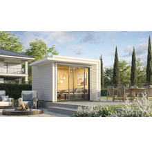Modernes Gartenhaus mit Schiebetür und angrenzendem Sitzbereich mit Feuerstelle