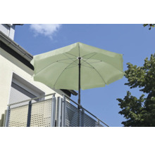 Parasol de balcon monté sur un balcon