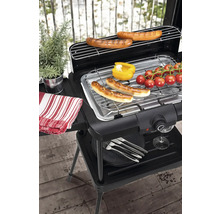 Barbecue électrique avec des aliments grillés tels que saucisses, poivrons et tomates sur la grille