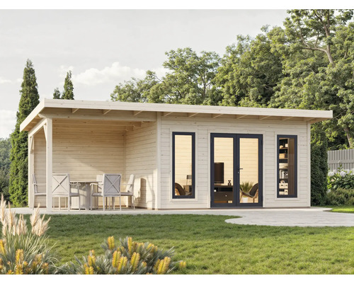 Abri de jardin avec terrasse, murs en bois, fenêtres et portes vitrées sur pelouse