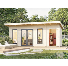 Maison de jardin en bois avec terrasse, double porte vitrée et fenêtre dans le jardin