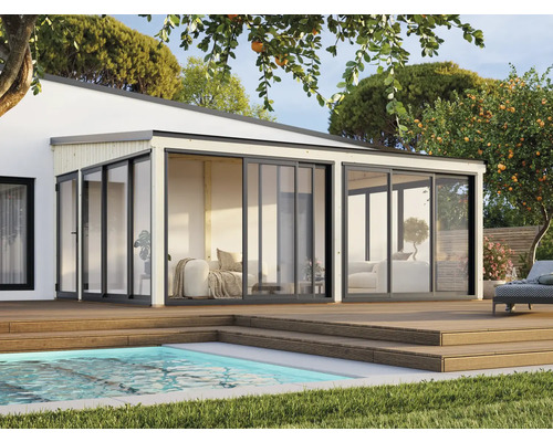 Abri de jardin moderne avec portes coulissantes, terrasse en bois et piscine
