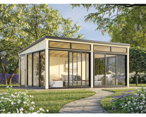 Maison de jardin moderne avec façades en verre et portes coulissantes, entourée d'un jardin fleuri.