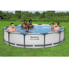 Famille profitant de la piscine Bestway Steel Pro Max dans le jardin