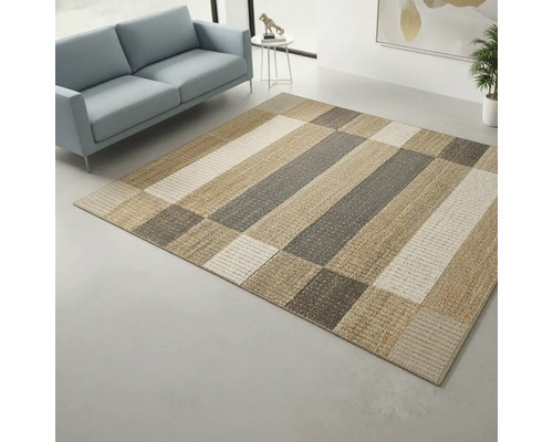 Gemusterter Teppich im Wohnzimmer