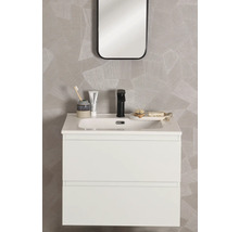 Salle de bain moderne avec meuble-lavabo blanc, robinet noir et miroir
