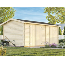 Grosses Holzgartenhaus mit drei Türen und Gartengeräten im Vorgarten