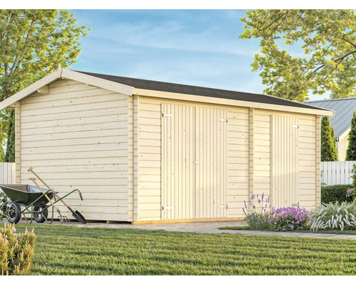 Grosses Holzgartenhaus mit drei Türen und Gartengeräten im Vorgarten