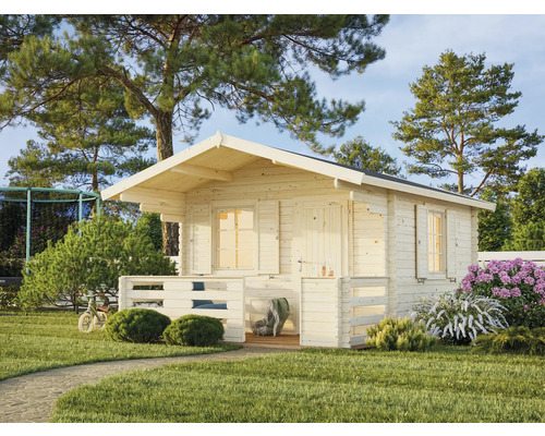 Maison de jardin en bois avec véranda dans le jardin