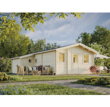 Aussenansicht eines Holzhauses mit Terrasse und Gartenmöbeln