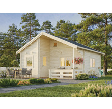 Maison de jardin en bois clair avec terrasse, mobilier de jardin et fleurs