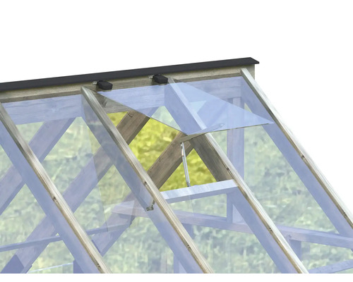 Detailansicht des geöffneten Dachfensters eines Gewächshauses.
