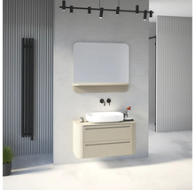Modernes Badezimmer mit geriffeltem Waschtischunterschrank, ovalem Aufsatzwaschbecken, schwarzer Wandarmatur, Spiegel und schwarzem Heizkörper.