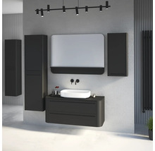 Modernes Badezimmer-Set mit dunkelgrauem Waschtischunterschrank, weißem Aufsatzbecken, Spiegel und Hochschränken an strukturierter Wand.