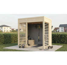 Sauna de jardin en bois avec des équipements sportifs tels que des haltères, des kettlebells et une barre de traction