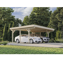 Double abri de voiture en bois avec deux voitures garées dans le jardin