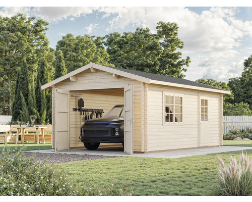 Garage en bois avec portail ouvert et voiture garée dans le jardin
