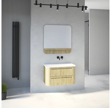 Modernes Badezimmer mit Waschtisch aus hellem Holz mit Lamellenfront, weißem Waschbecken, schwarzer Armatur, Spiegel und schwarzem Heizkörper.