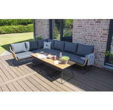 Gartenlounge-Set mit Ecksofa und Tisch auf einer Terrasse