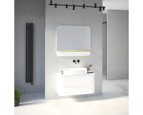 Modernes Badezimmer mit weißem Waschtischunterschrank, Aufsatzwaschbecken, rechteckigem Spiegel und schwarzem vertikalem Heizkörper.