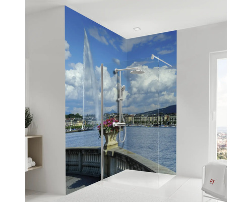 Cabine de douche avec motif du lac Léman dans une salle de bain