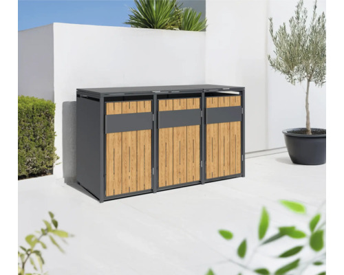 Trois abris poubelles en métal gris et bois en extérieur