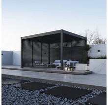 Pergola moderne avec des lamelles et des meubles de jardin sur une terrasse