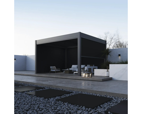 Pergola moderne avec mobilier de salon et éclairage extérieur décoratif.