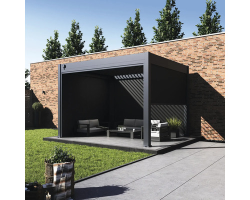 Terrasse avec pergola, mobilier de jardin et pelouse