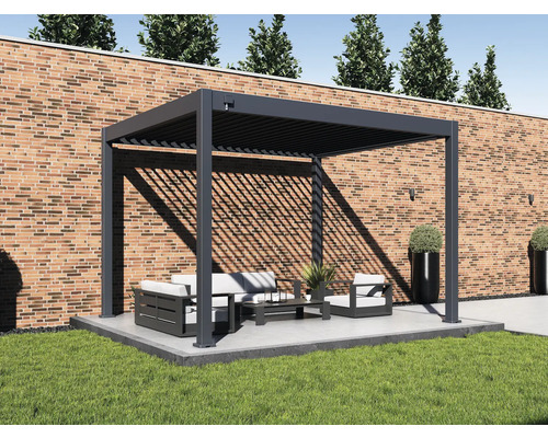 Scène de jardin moderne avec une pergola grise et des meubles de jardin sur une terrasse
