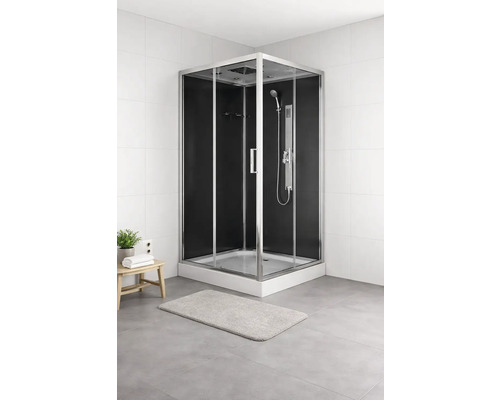 Duschkabine mit Schiebetür, Duschkopf und Brausestange